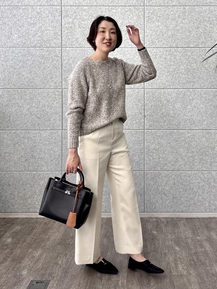 yuriさんの「INDIVI｜【褒められパンツ/ウール調素材】ラメ混ワイドパンツ」を使ったコーディネート