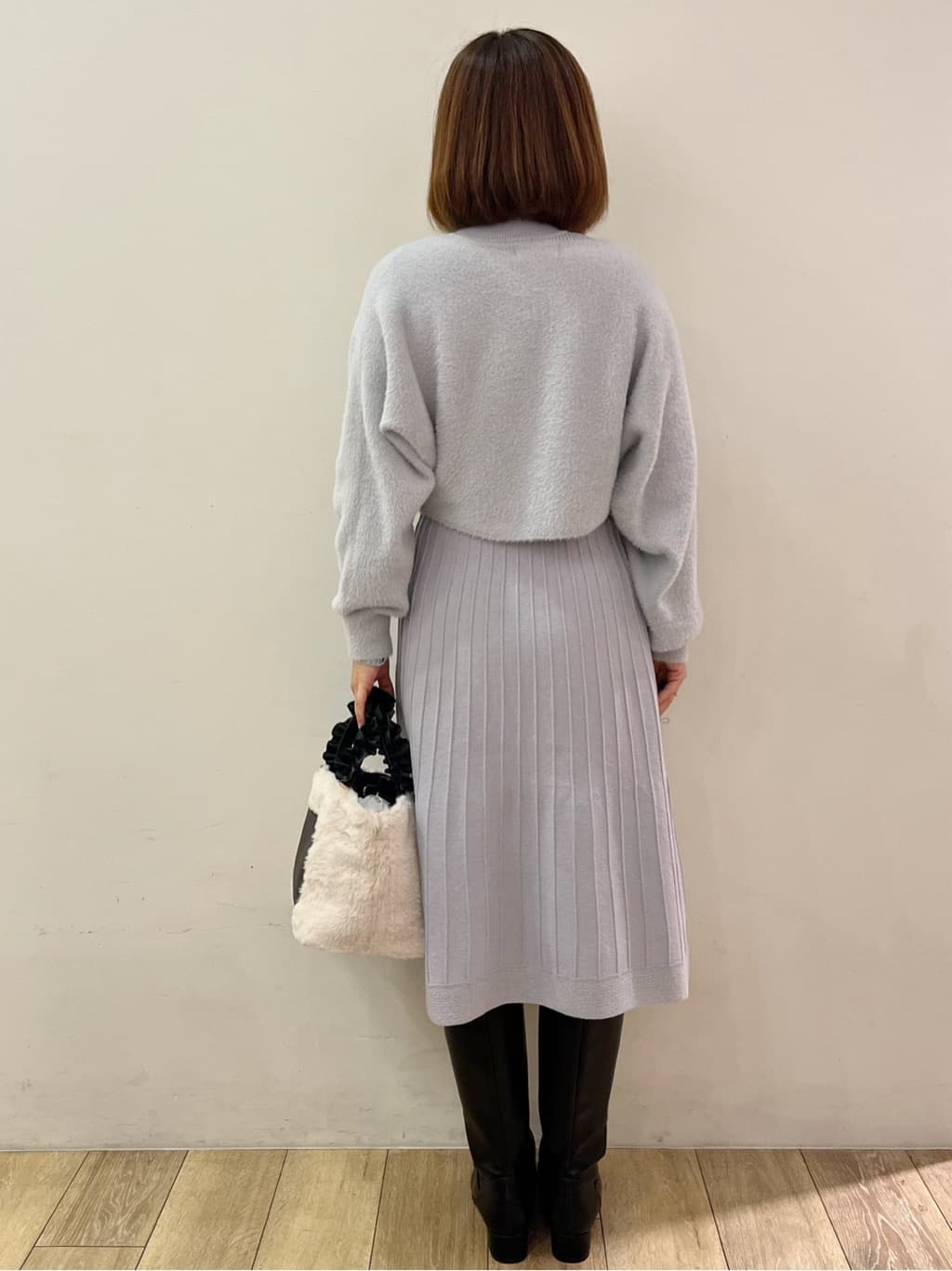 kcさんの「OPAQUE.CLIP｜ラメフェザープルオーバーセット ニットワンピース【洗濯機OK】《XS～LL》」を使ったコーディネート