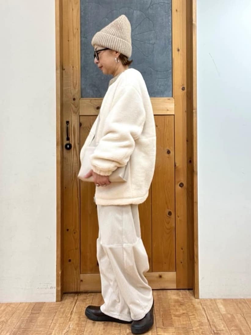 ゆみさんの「SHOO･LA･RUE｜【S-LL】配色デザインがポイント ざっくり編みゆるニット」を使ったコーディネート