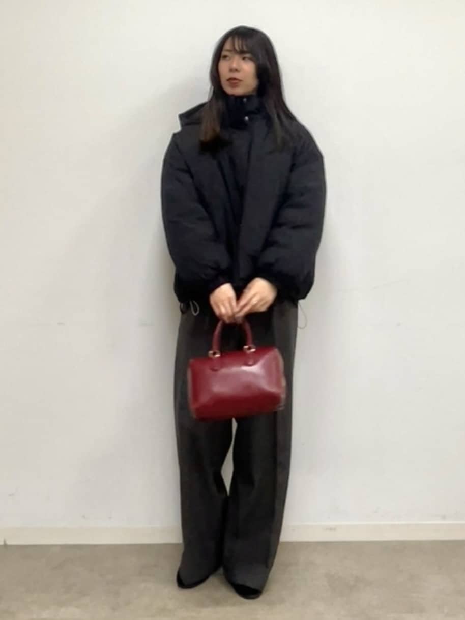 cotaniさんの「SHOO･LA･RUE｜【撥水/あったか】たっぷり着られる 中綿モンスターショートコート」を使ったコーディネート