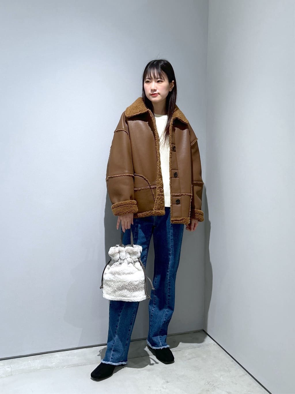 Renoさんの「INDIVI｜センターピンタックデニム」を使ったコーディネート
