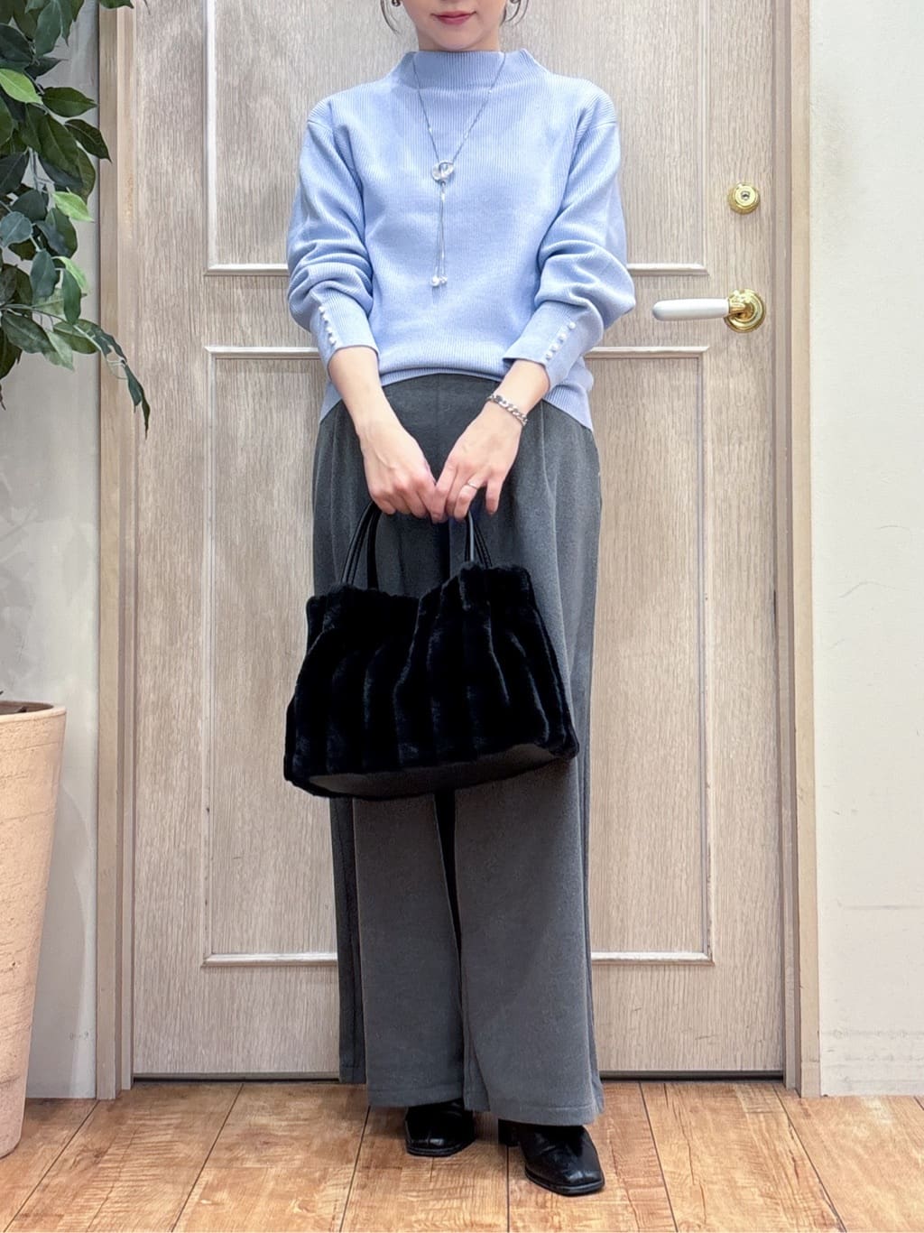 なみさんの「SHOO･LA･RUE｜【着丈選べる/きっと虜になる】あったかもちもち ワイドパンツ」を使ったコーディネート