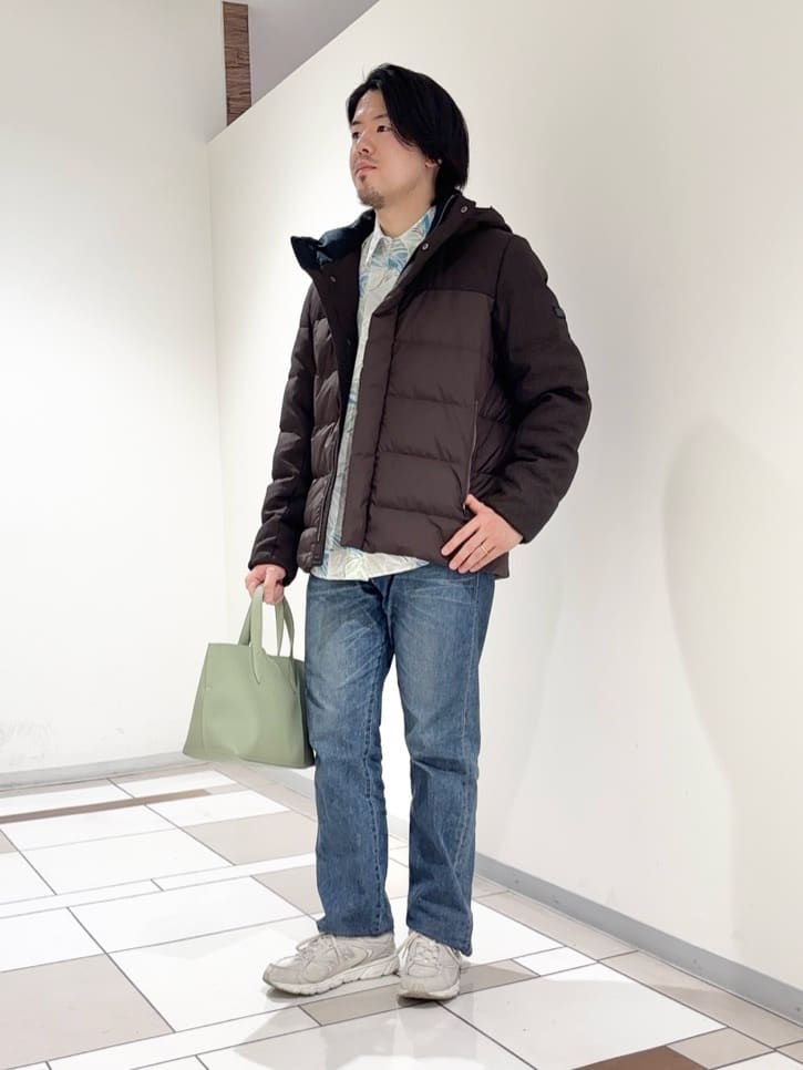 及川さんの「TAKEO KIKUCHI｜カラーコンビ ダウンブルゾン」を使ったコーディネート