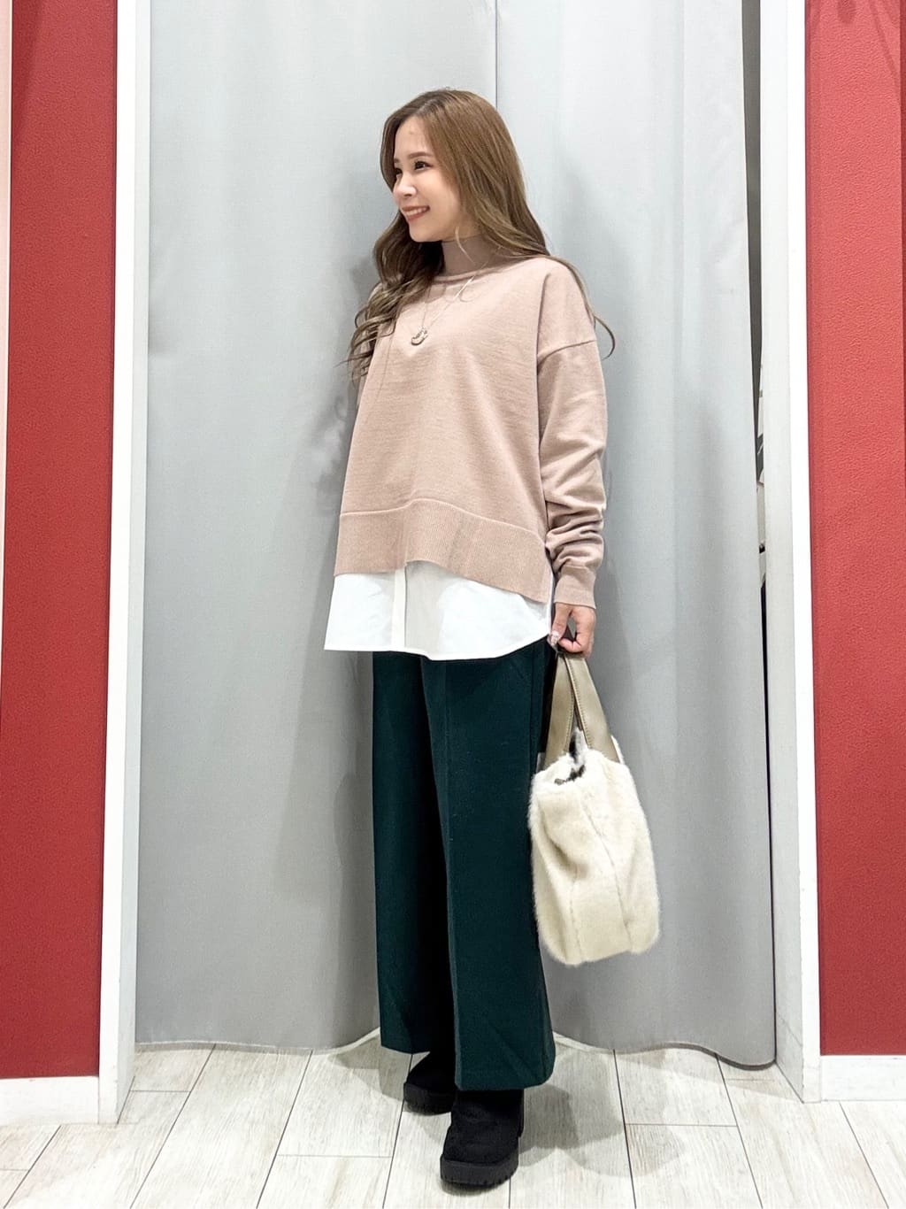 shioさんの「SHOO･LA･RUE｜【洗濯機可/撥水】フェイクファーフード ロングダウン」を使ったコーディネート