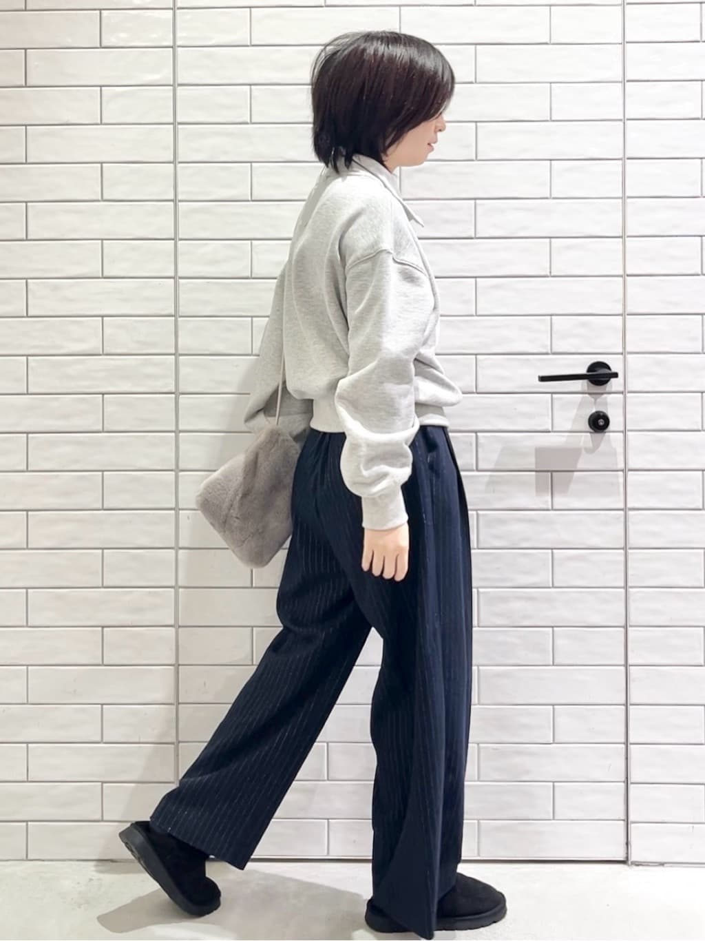 しおりさんの「OPAQUE.CLIP｜ハーフZIPロゴ刺繍裏毛【洗濯機OK】」を使ったコーディネート