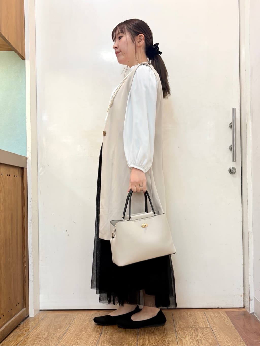 だいわさんの「SHOO･LA･RUE｜【洗濯機可/セットアップ可/S-3L】きちんと楽に。カットジョーゼット ロングジレ」を使ったコーディネート