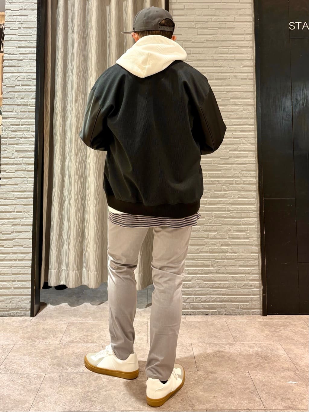 Pーyamaさんの「THE SHOP TK｜【さりげない表情が、品よく映える。】ふくれジャカードパーカ」を使ったコーディネート