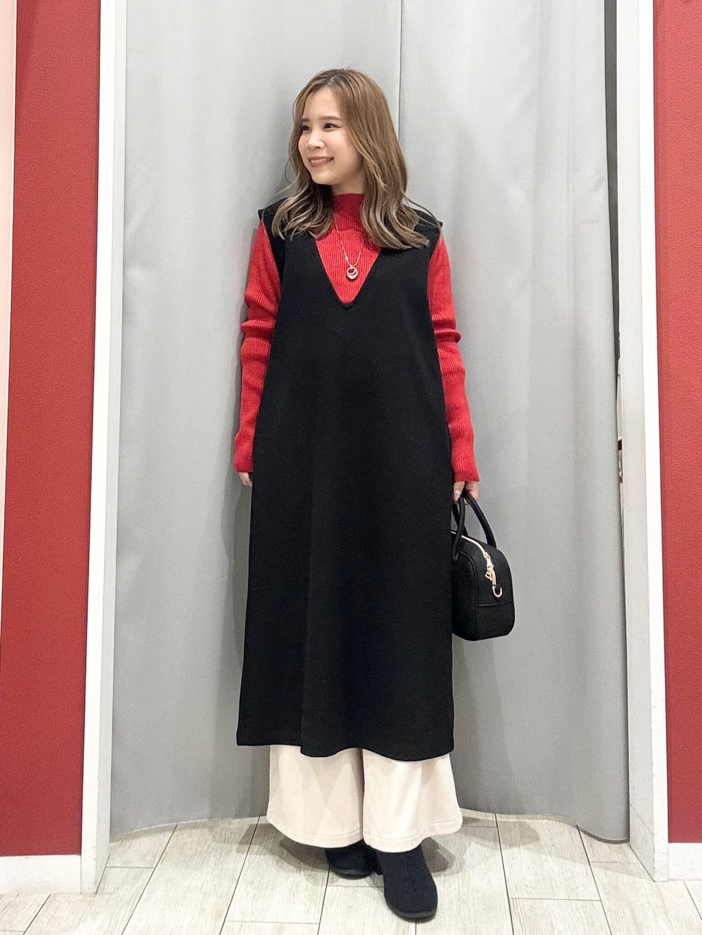 shioさんの「SHOO･LA･RUE｜【2点セット/洗濯機可】時短でコーデが決まる ジャンドレ+リブインナー」を使ったコーディネート