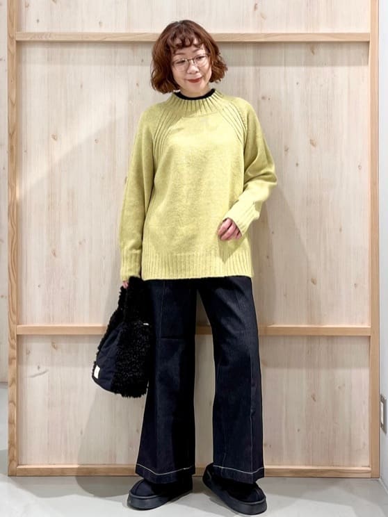 nakoさんの「THE SHOP TK｜ふんわり柔らかきれい色 ウール混ハイネックニット」を使ったコーディネート