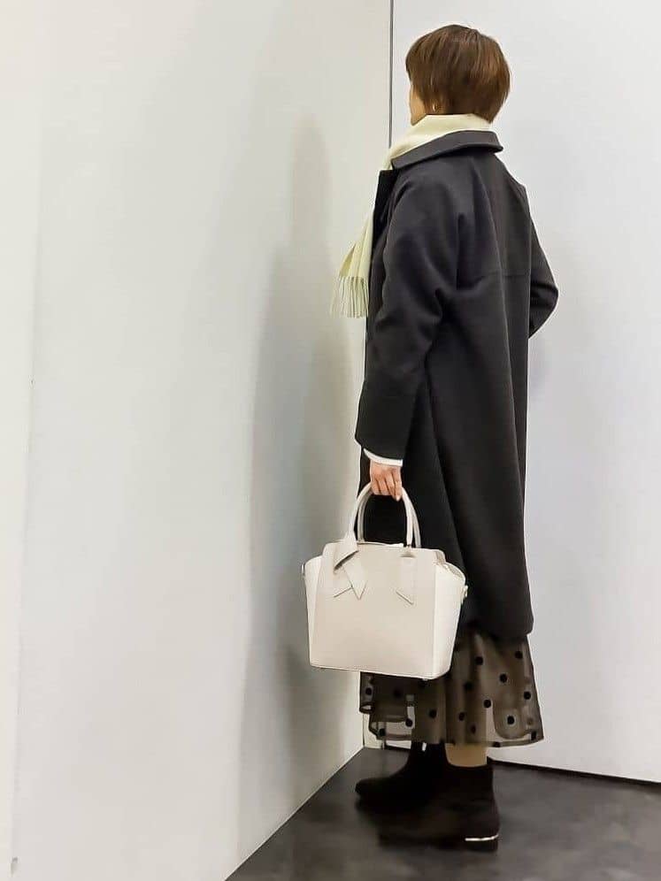 やまちゃんさんの「grove｜ふんわり包み込む ケーブルボートネックニット」を使ったコーディネート