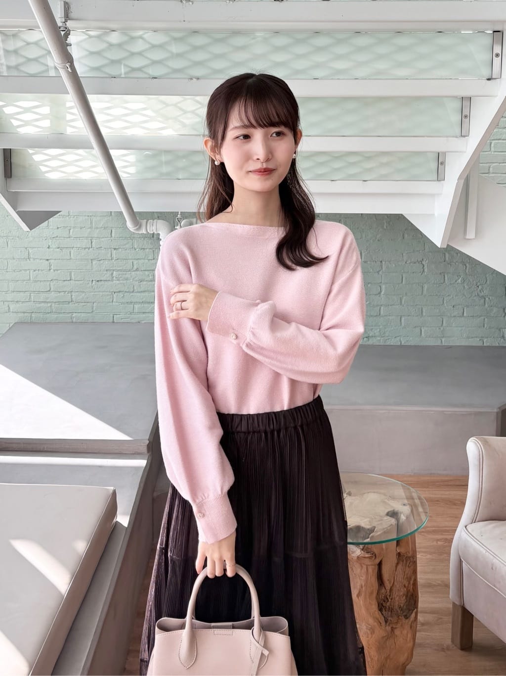 みさかさんの「index｜ラメガーター編みボートネックニット【洗濯機OK】《8col／XS～LL》」を使ったコーディネート