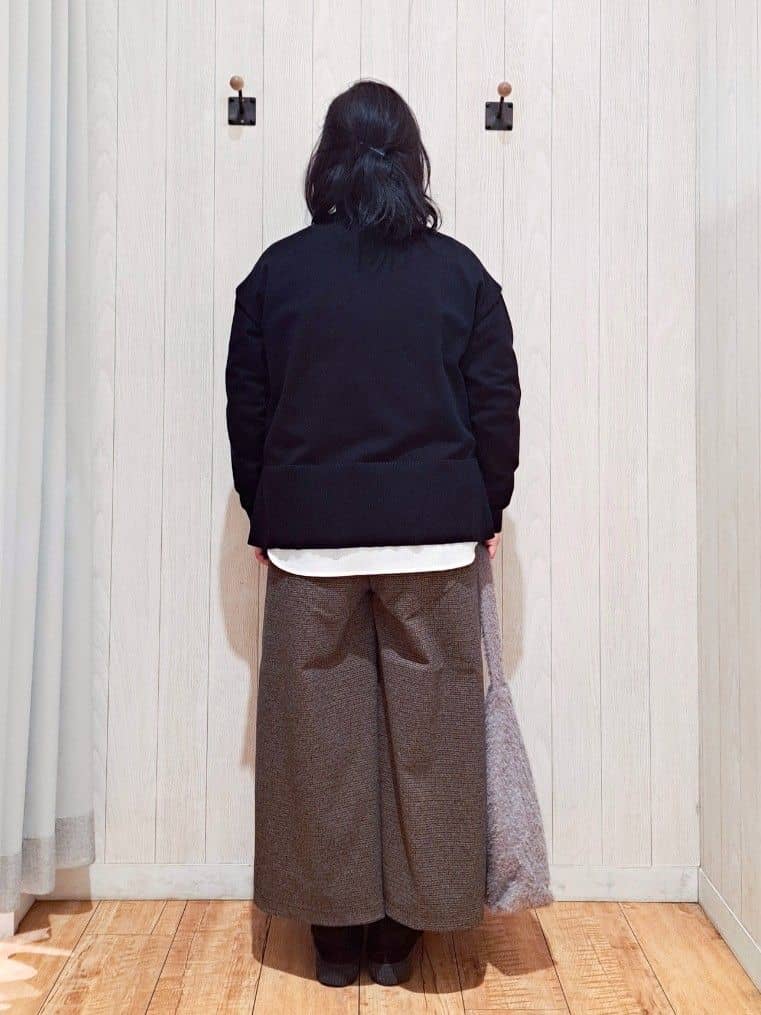 kotomiさんの「SHOO･LA･RUE｜【2点セット/洗濯機可/S-LL】着回しがきく もちもちハイネックニット+裾シャツインナー」を使ったコーディネート