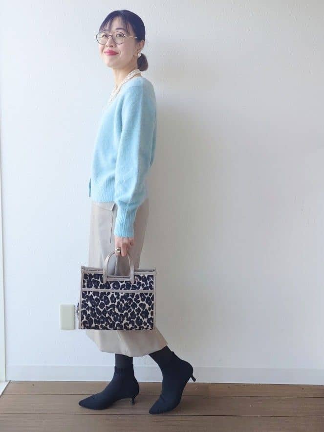 MUTSUKOさんの「UNTITLED｜【ふわふわニット/前後2WAY】フォックスカシミヤカーディガン」を使ったコーディネート