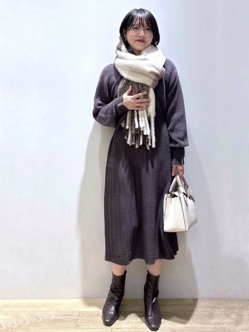 mizukiさんの「index｜ラメフェザープルオーバーセット ニットワンピース【洗濯機OK】《XS～LL》」を使ったコーディネート