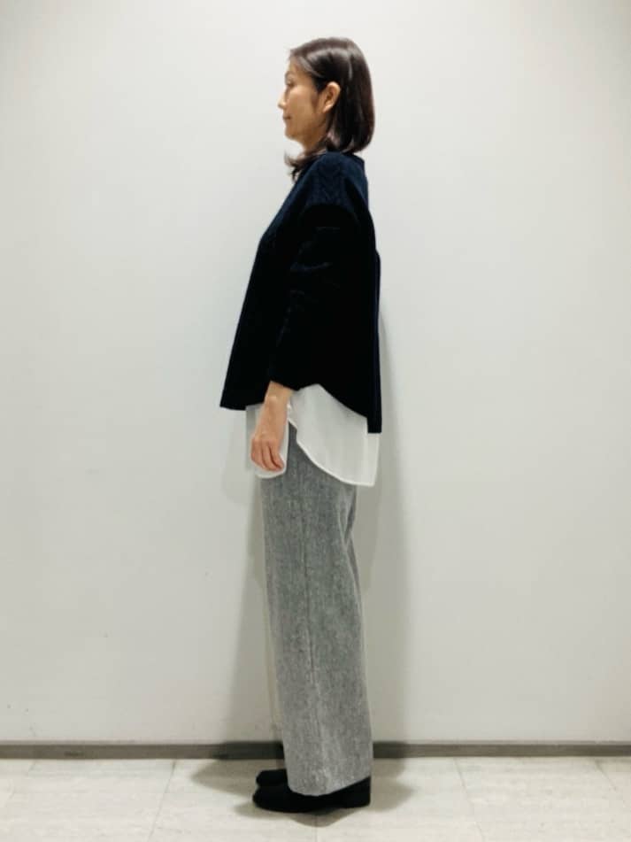 fujiさんの「INDIVI｜【洗える】ケーブルデザイン ラウンドヘムニット」を使ったコーディネート