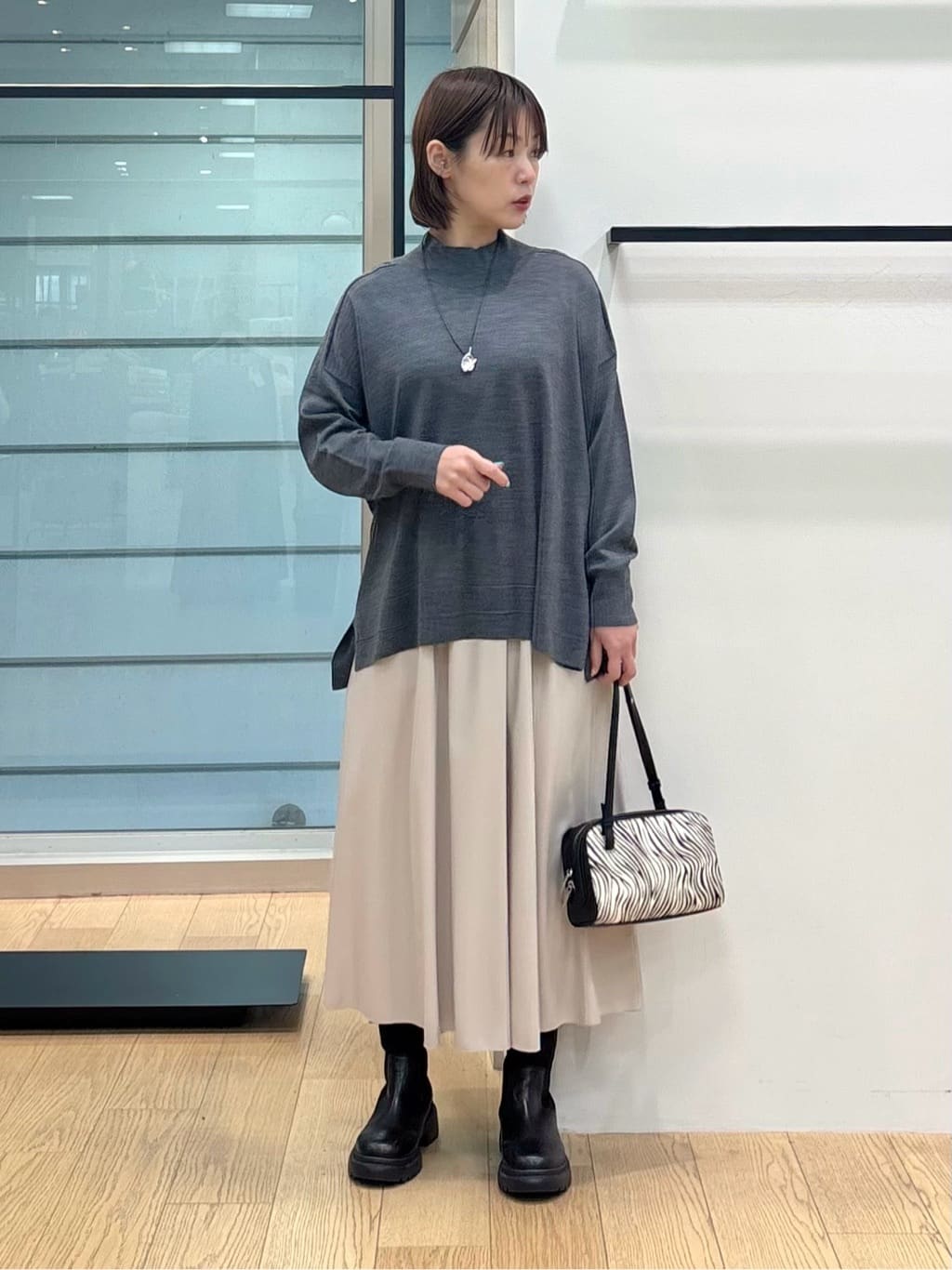 asamiさんの「INDIVI｜【洗える／毛玉になりにくい】エクストラファインウール ハイネックニット」を使ったコーディネート