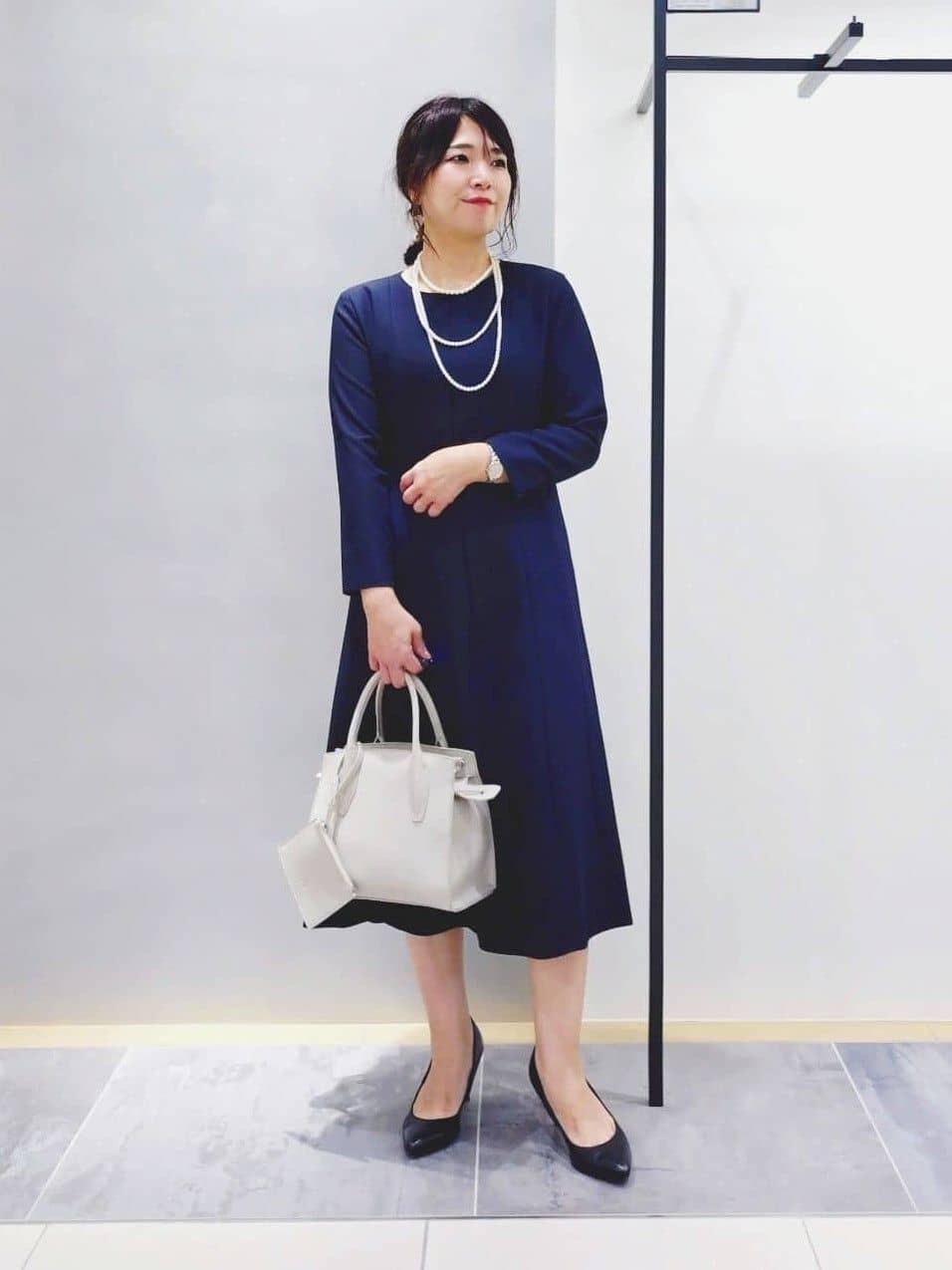 TOMOMIさんの「INDIVI｜スクエアトップロングネックレス」を使ったコーディネート