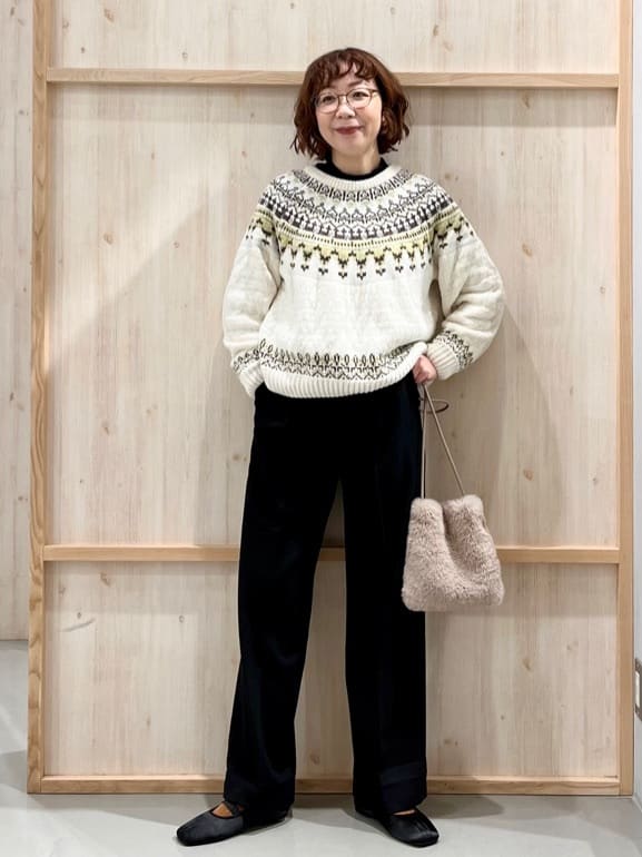 nakoさんの「THE SHOP TK｜上品さと少しの遊び心を モール求心柄ニット」を使ったコーディネート