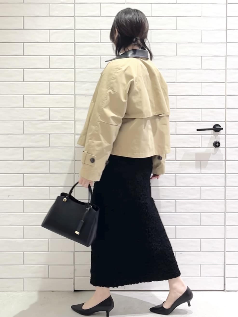 しおりさんの「OPAQUE.CLIP｜ショルダータックショートニット【洗濯機OK】」を使ったコーディネート