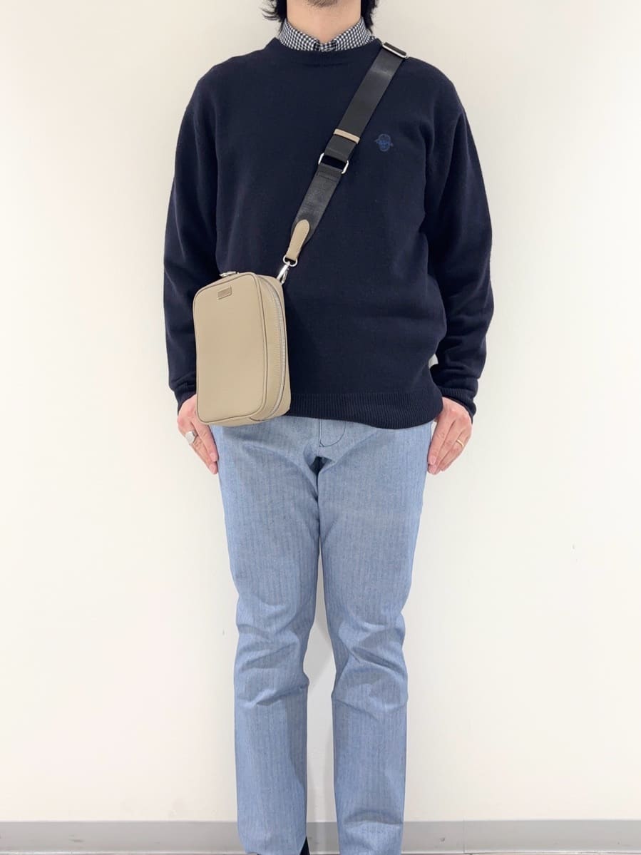 及川さんの「TAKEO KIKUCHI｜【Air Palette Knit】ワンポイント カラーニット プルオーバー」を使ったコーディネート