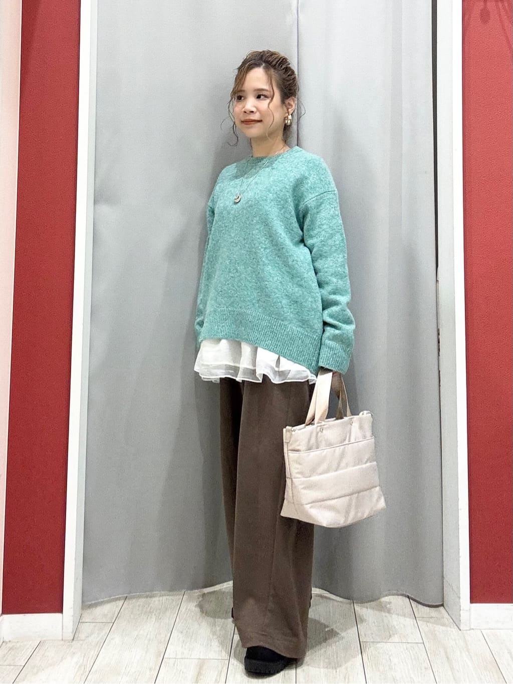 shioさんの「SHOO･LA･RUE｜【撥水/洗える】ショートフーディーダウン」を使ったコーディネート