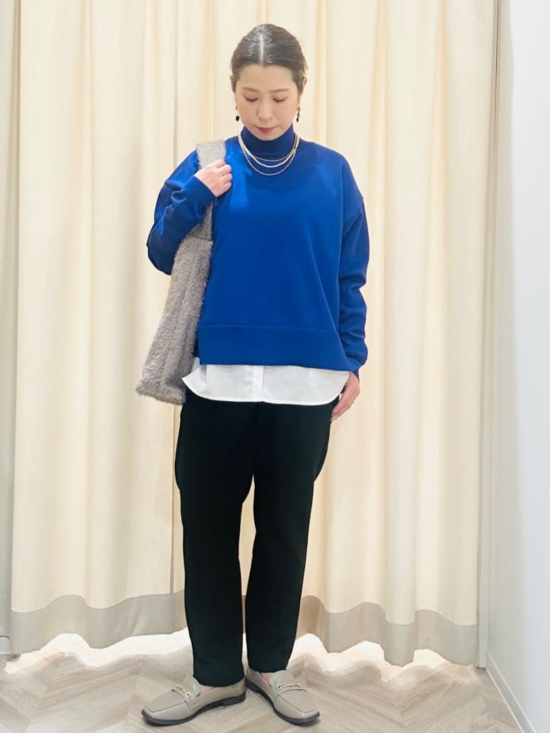 ちはるさんの「SHOO･LA･RUE｜【2点セット/洗濯機可/S-LL】着回しがきく もちもちハイネックニット+裾シャツインナー」を使ったコーディネート
