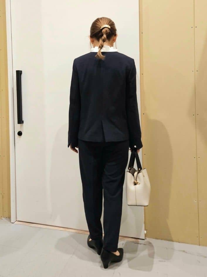 Ikumiさんの「SHOO･LA･RUE｜【洗濯機可/セットアップ可/S-3L】きちんと楽に。カットジョーゼットノーカラージャケット」を使ったコーディネート