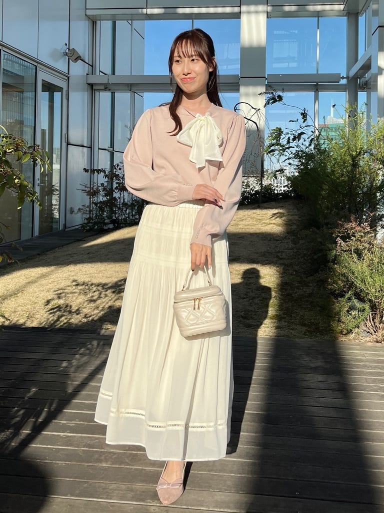 はばさんの「Couture brooch｜【洗える・着映え】オーガンジーリボンタイ ニット」を使ったコーディネート