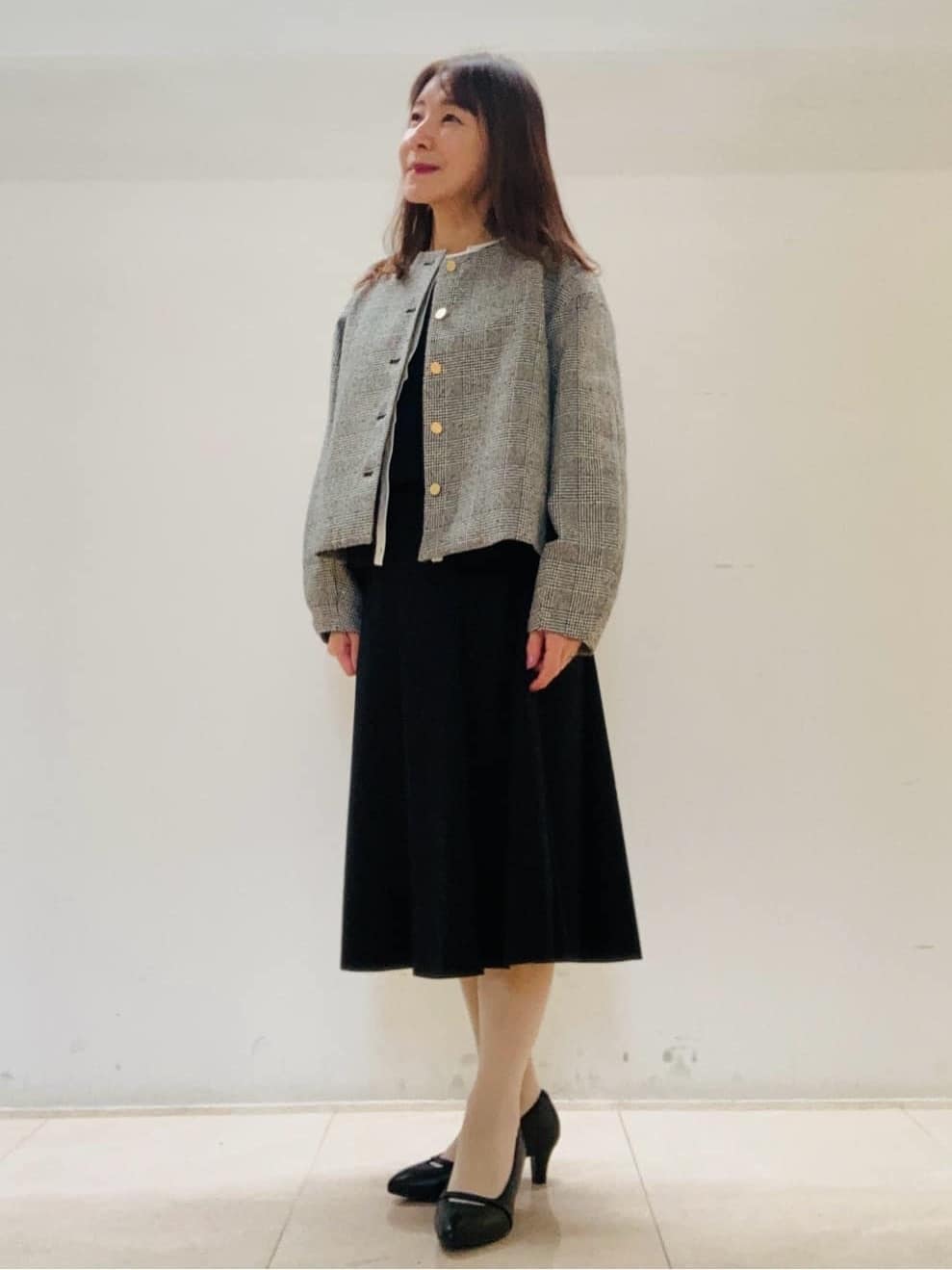 kurodaさんの「Reflect｜【秋映え／単品使い◎／すっきり見え】ブローチ付きニットアンサンブル」を使ったコーディネート