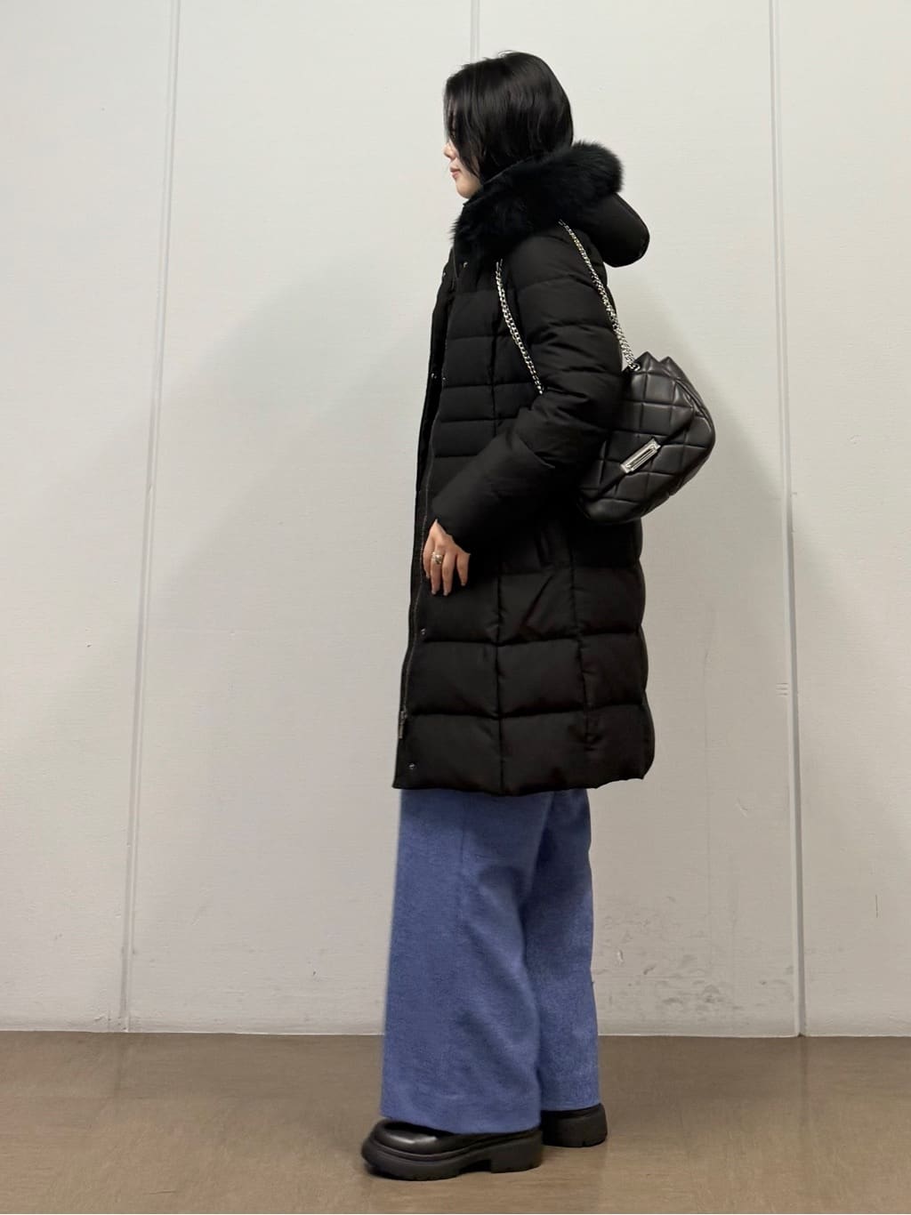 mizukiさんの「INDIVI｜【名品／撥水／抗菌防臭】ロング丈リサイクルダウンコート」を使ったコーディネート
