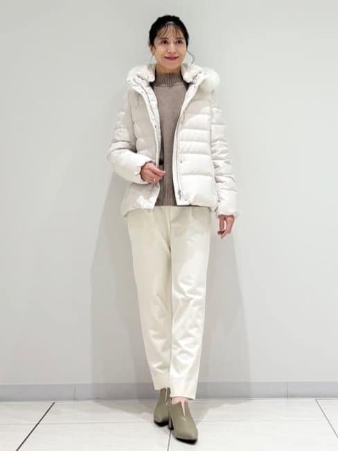 kayoさんの「INDIVI｜【名品／撥水／抗菌防臭】ショート丈リサイクルダウンコート」を使ったコーディネート