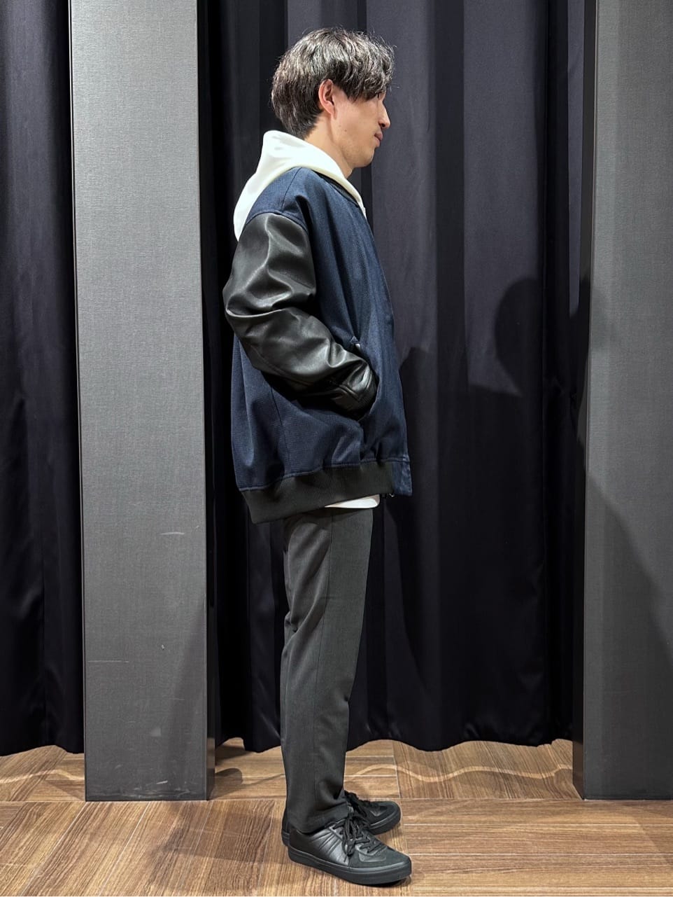 tomoyaさんの「THE SHOP TK｜【1ランク上の大人カジュアルに】異素材コンビ リブブルゾン」を使ったコーディネート