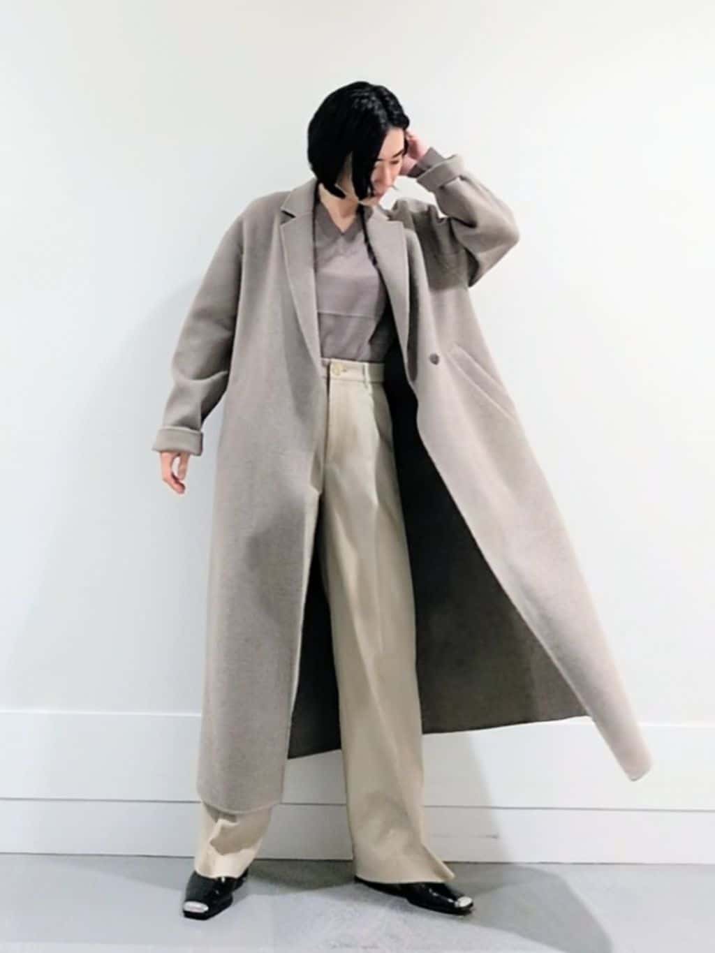ミズタさんの「UNTITLED｜【ロング丈/軽やか】テーラード　リバーコート」を使ったコーディネート