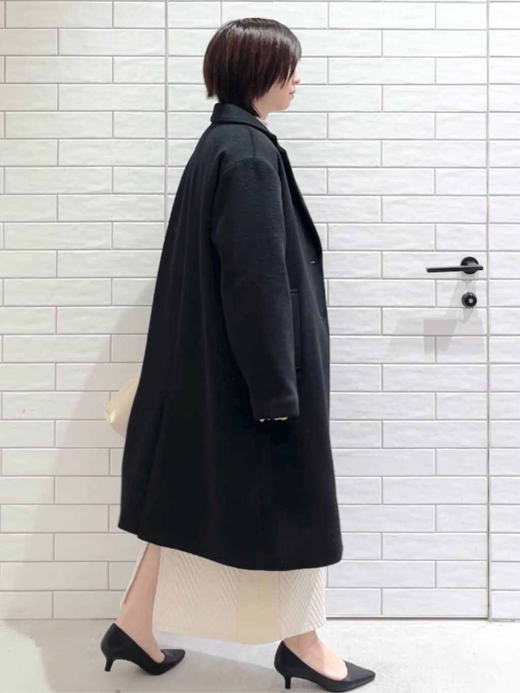 しおりさんの「OPAQUE.CLIP｜カシミヤブレンドウールチェスターコート」を使ったコーディネート