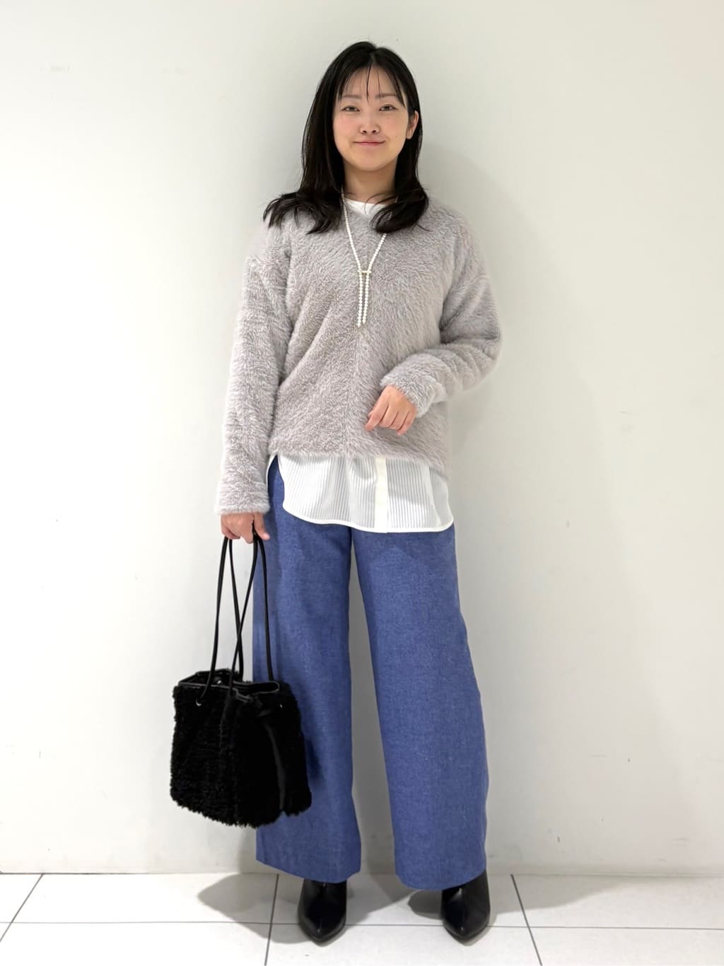 momokoさんの「INDIVI｜【洗える】エアリーシャギートップス」を使ったコーディネート