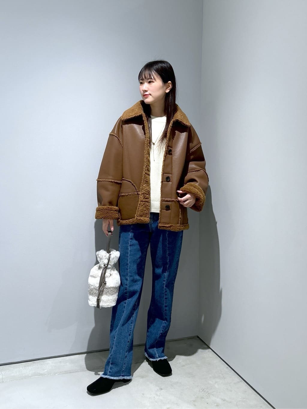 Renoさんの「INDIVI｜センターピンタックデニム」を使ったコーディネート
