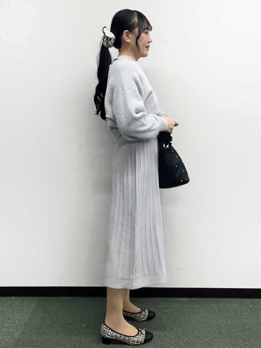 Hitomiさんの「index｜ラメフェザープルオーバーセット ニットワンピース【洗濯機OK】《XS～LL》」を使ったコーディネート