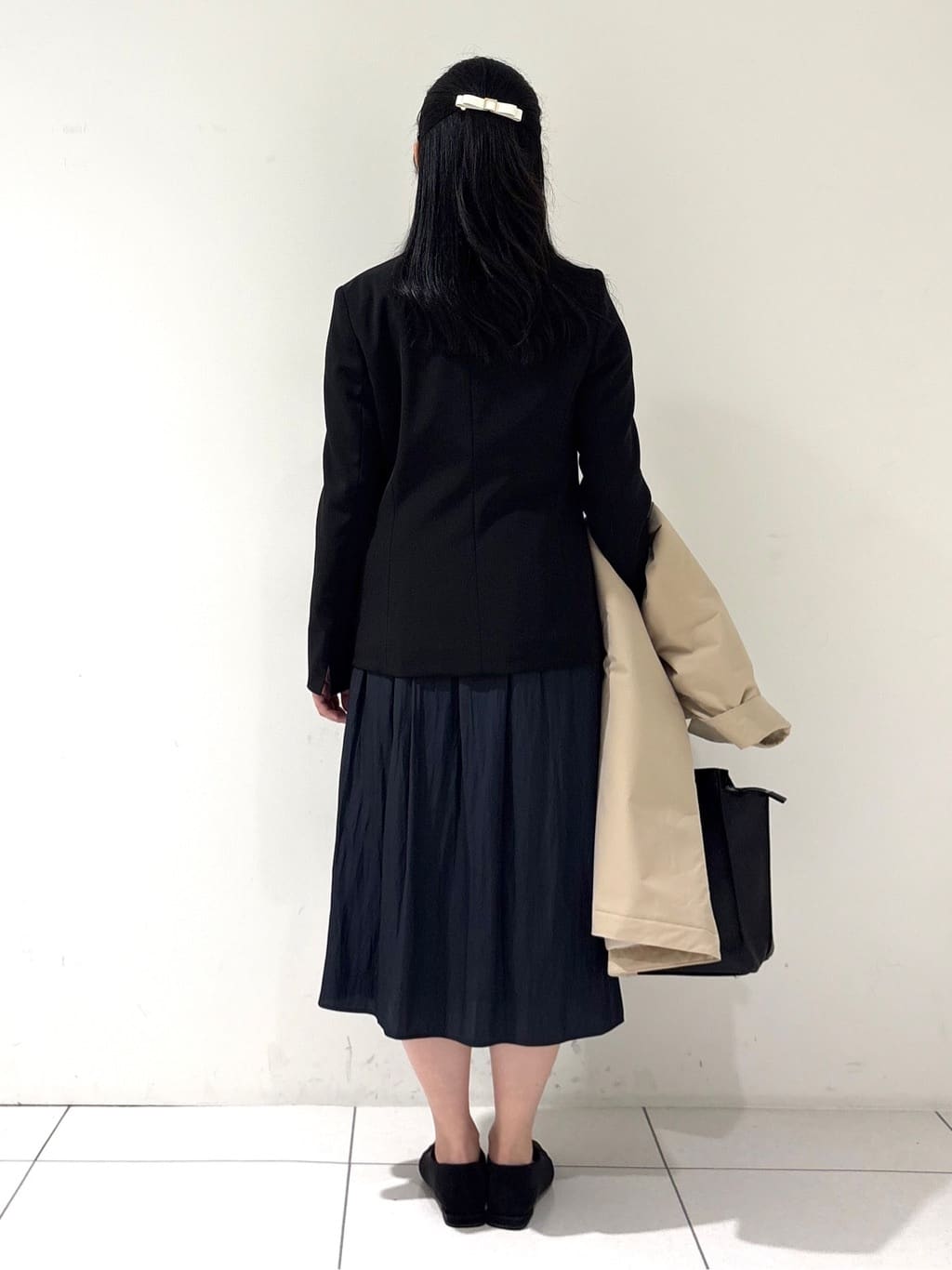 momokoさんの「INDIVI｜【洗える／UVケア／スーツ】ストレッチノーカラージャケット」を使ったコーディネート
