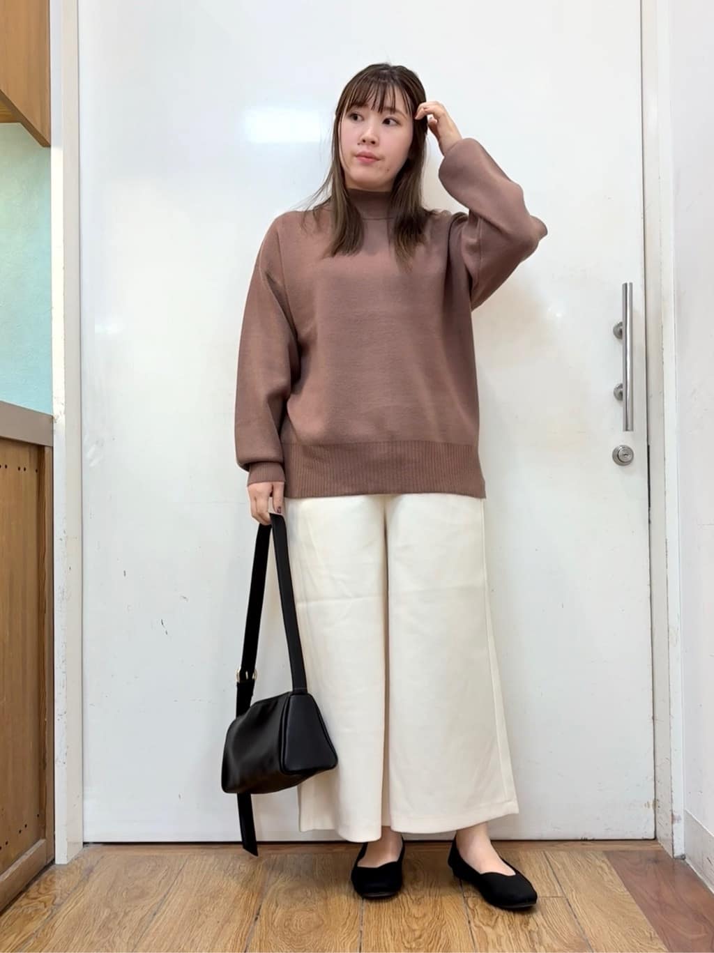 だいわさんの「SHOO･LA･RUE｜【高レビュー】ウエストゴムで穿きやすい　ガウチョパンツ」を使ったコーディネート