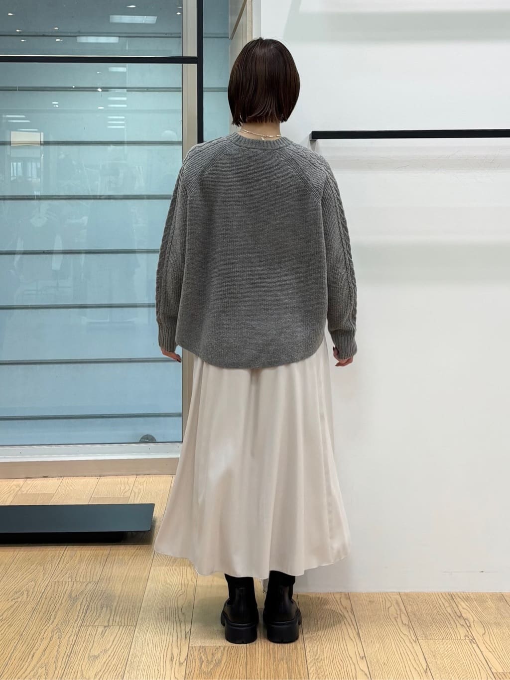 asamiさんの「INDIVI｜【洗える】ケーブルデザイン ラウンドヘムニット」を使ったコーディネート