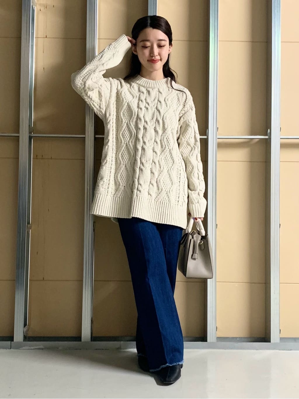 sahoさんの「THE SHOP TK｜【洗える】冬のコーデを盛り上げる マットモール ケーブルニット」を使ったコーディネート