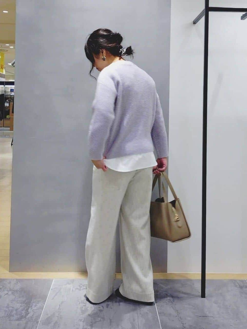 TOMOMIさんの「INDIVI｜【褒められパンツ／ウール混】ウォームウール ワイドパンツ」を使ったコーディネート