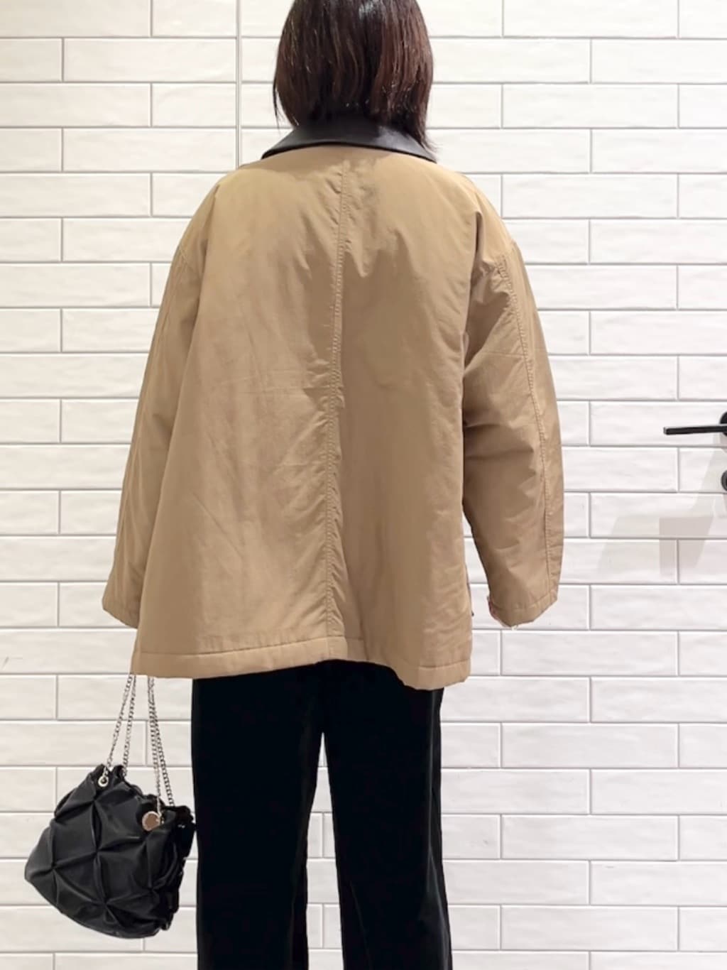 しおりさんの「OPAQUE.CLIP｜《CLASSY掲載》ステンカラー中綿コート【洗濯機OK】」を使ったコーディネート