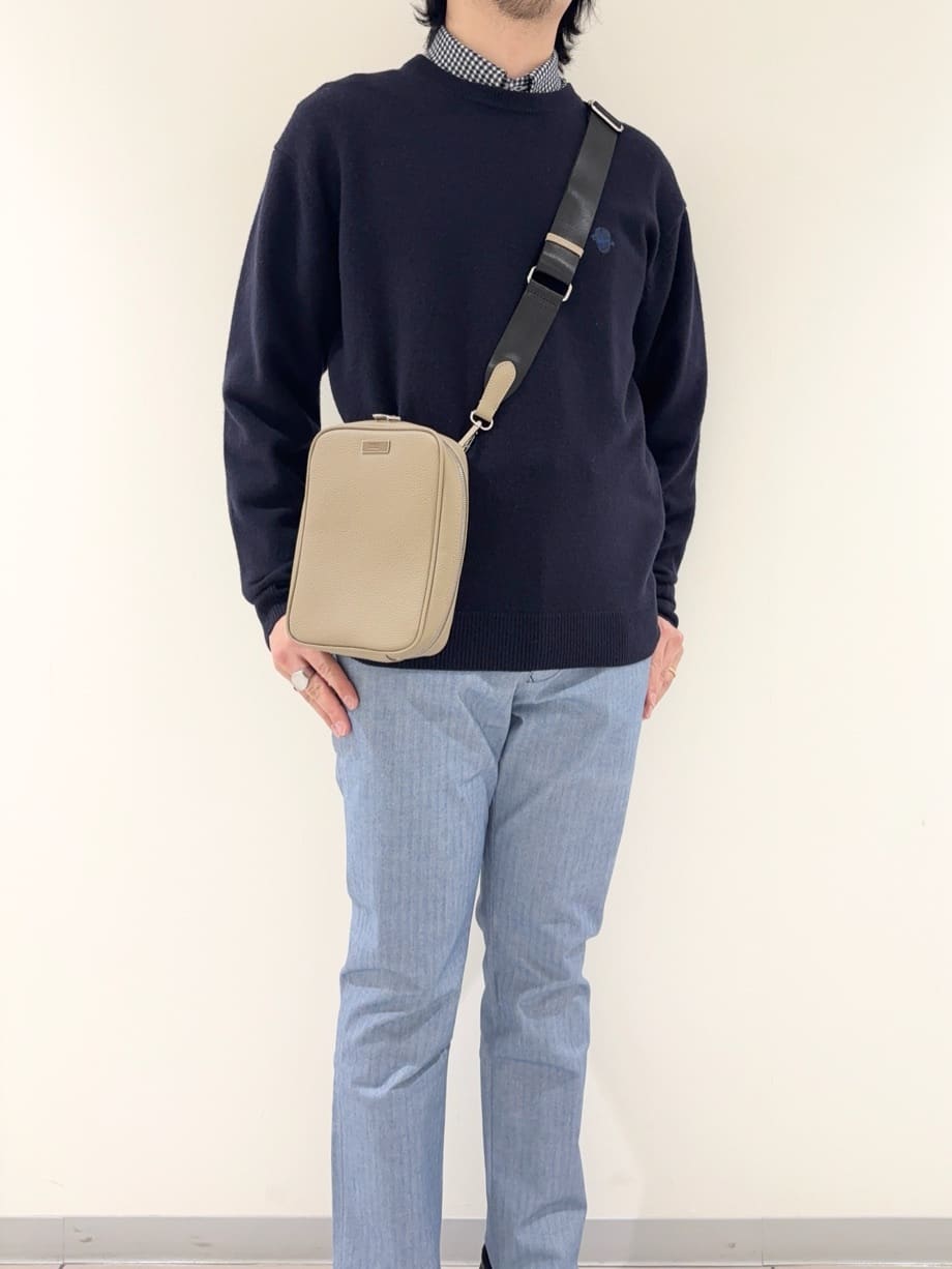 及川さんの「TAKEO KIKUCHI｜【Air Palette Knit】ワンポイント カラーニット プルオーバー」を使ったコーディネート