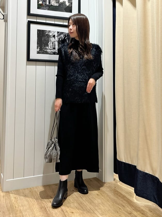mihoさんの「Dessin｜【2点セット・洗える】シャギーベストニットワンピース」を使ったコーディネート