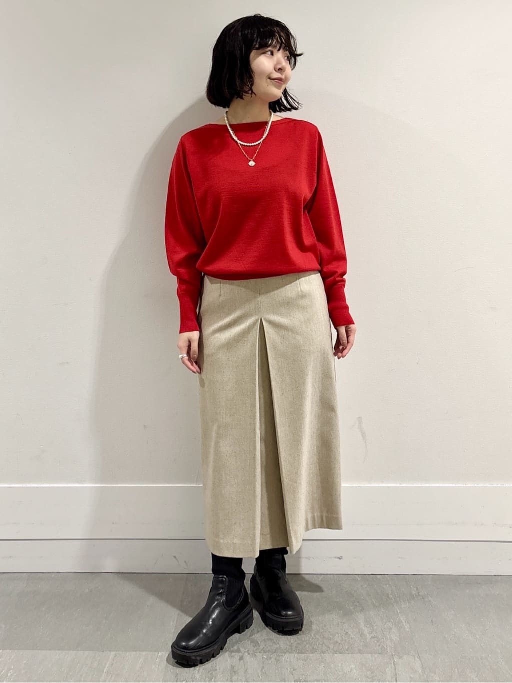 モエカさんの「UNTITLED｜【アンサンブル可/洗える】シルクウールカシミヤ ドルマンスリーブニット」を使ったコーディネート