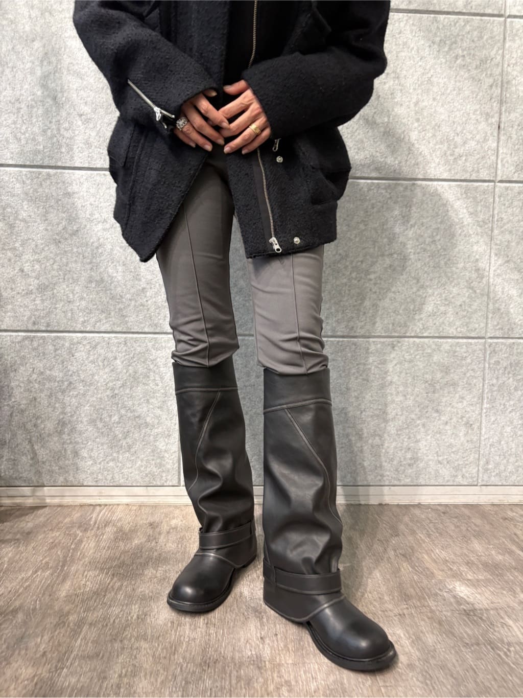 ibuさんの「CODE A｜oversized tweed blouson」を使ったコーディネート