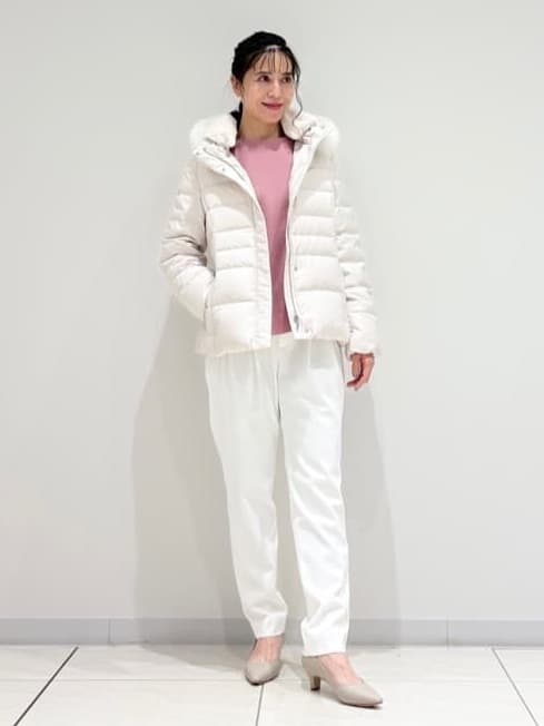 kayoさんの「INDIVI｜【名品／撥水／抗菌防臭】ショート丈リサイクルダウンコート」を使ったコーディネート