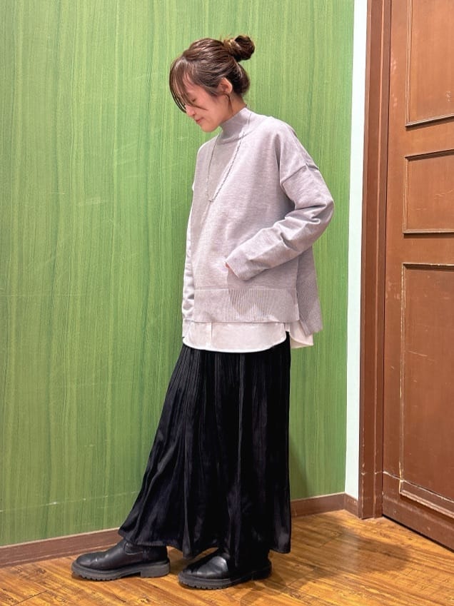 かおりさんの「SHOO･LA･RUE｜【2点セット/洗濯機可/S-LL】着回しがきく もちもちハイネックニット+裾シャツインナー」を使ったコーディネート