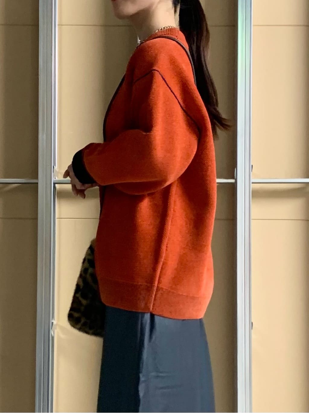sahoさんの「THE SHOP TK｜【大人の上品カジュアルを叶える】ハグするニット 洗濯機OK／6色展開」を使ったコーディネート